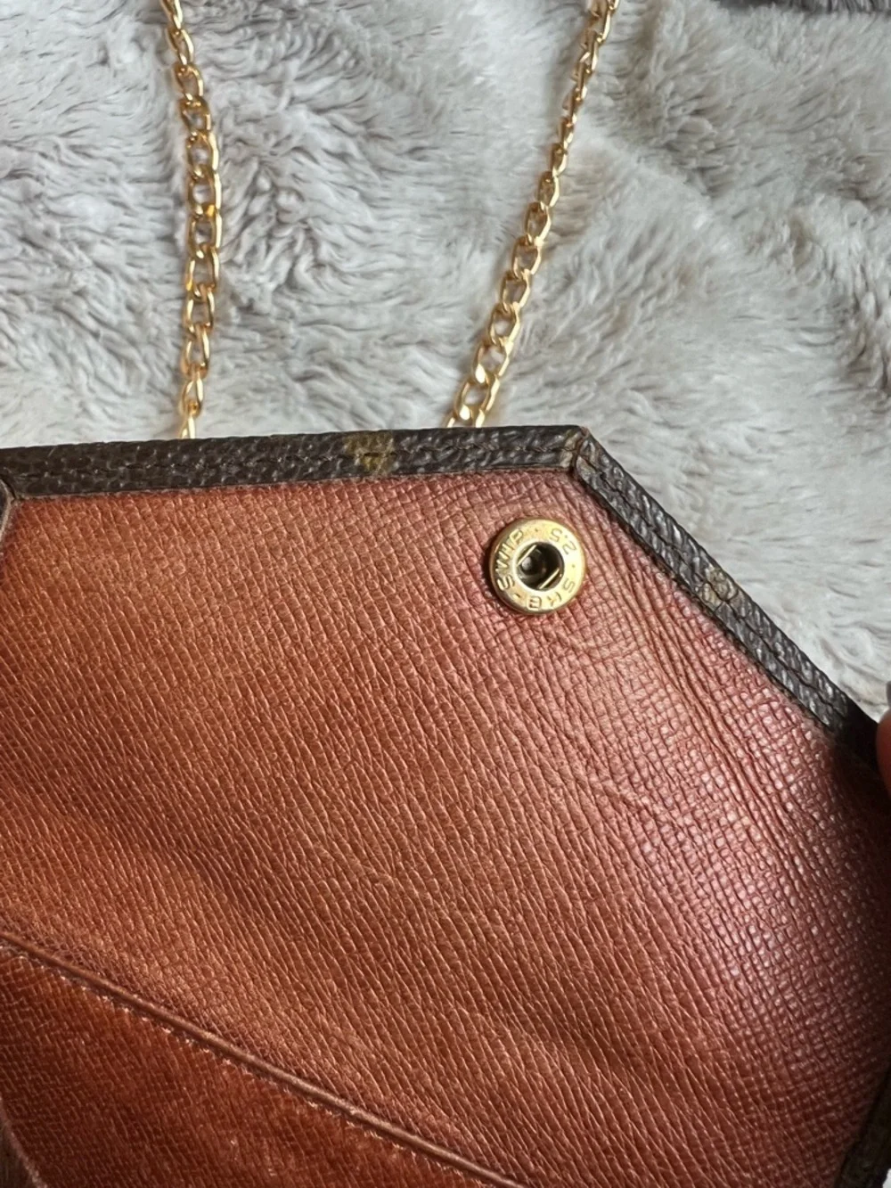 Louis Vuitton Brown Monogram Crossbody - Picture 9 of 9